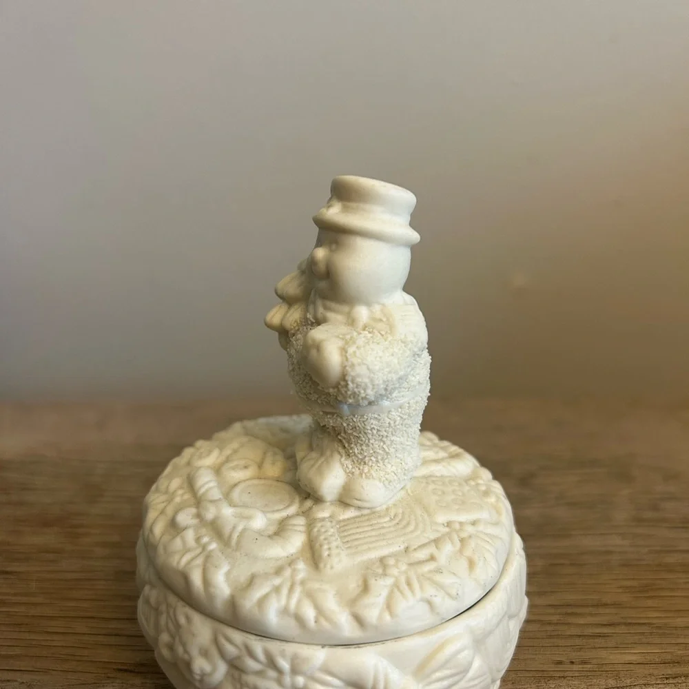 Smiling Chubby Snowman Christmas Trinket‎ Box Snowy Ceramic Holiday Collection